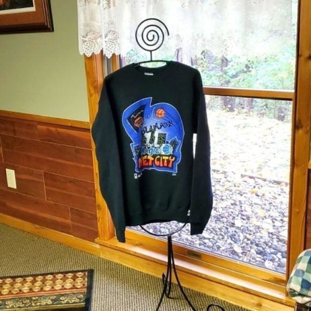 Logo 7 Vintage Early 90's Magic Johnson Graphic Front/Back Sz LT LS Sweatshirt